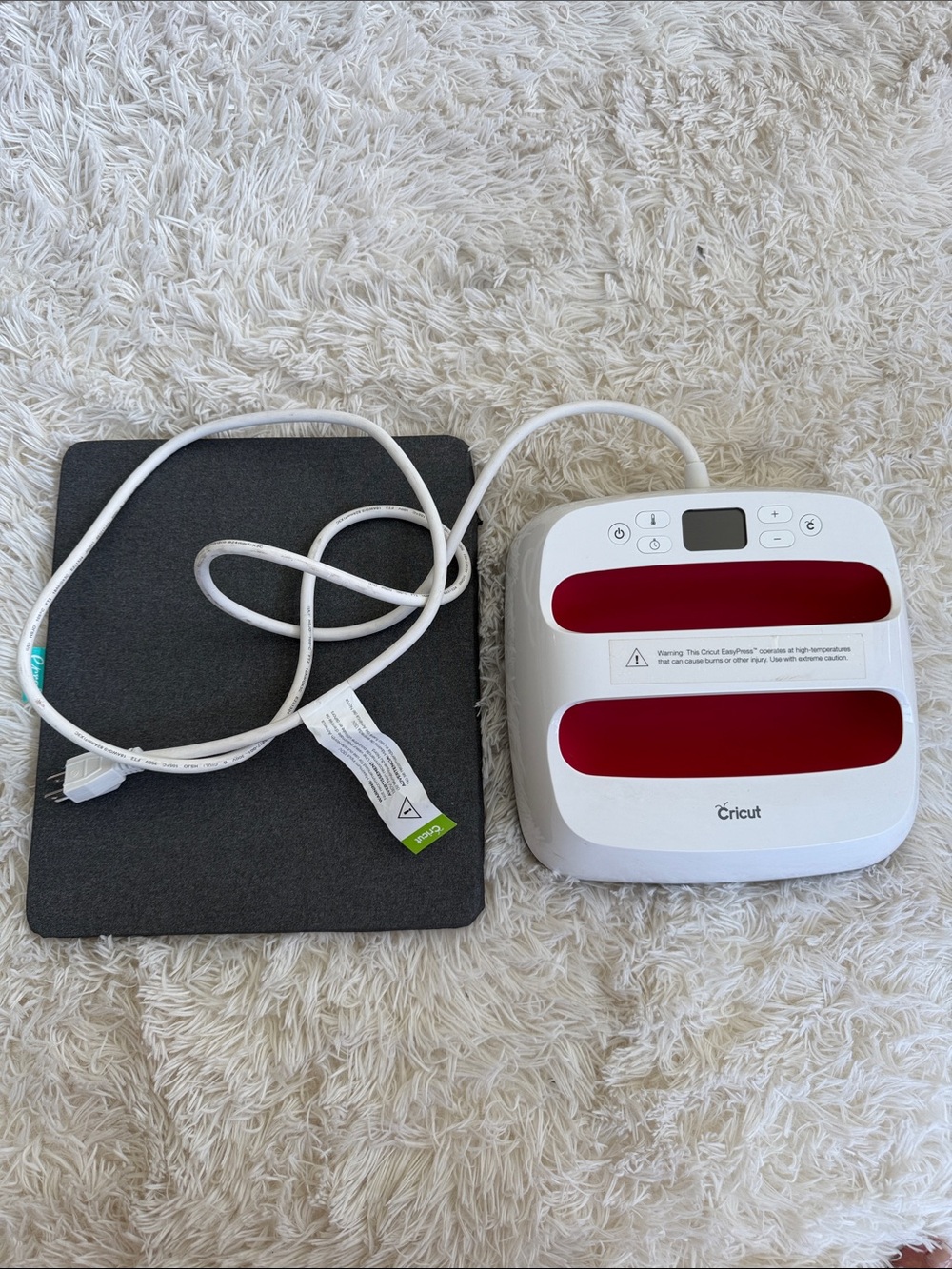Cricut Heat Press EasyPress Machine 9x9 in White and Red